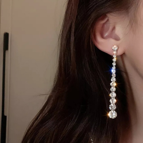 Crystal Rhinestones Drop Earrings - Picture 4 of 6